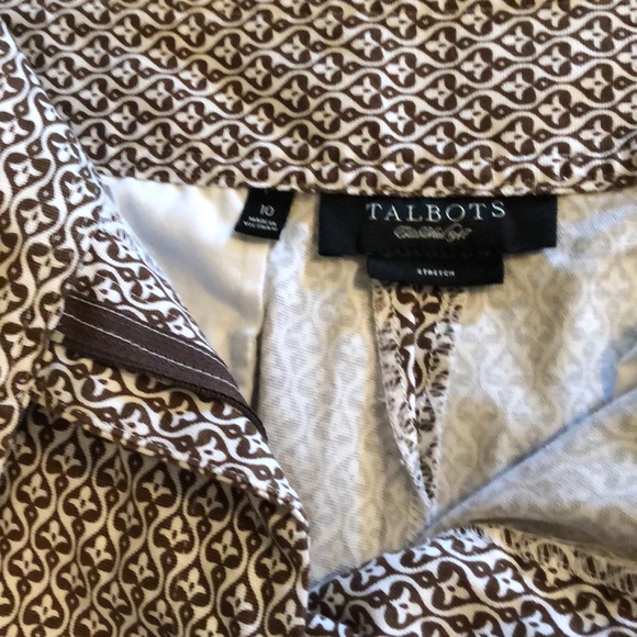 Shorts - Picture 3 of 4